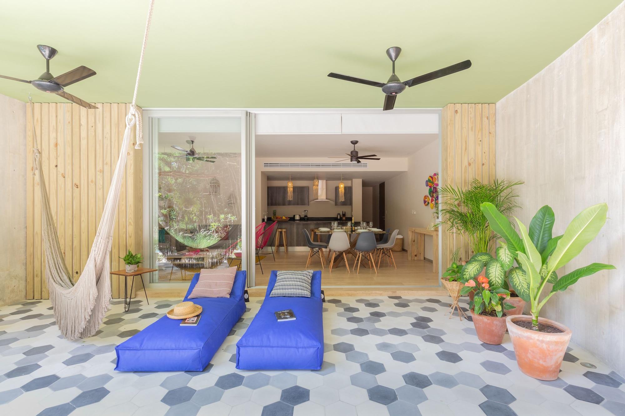 image-housing-carousel
