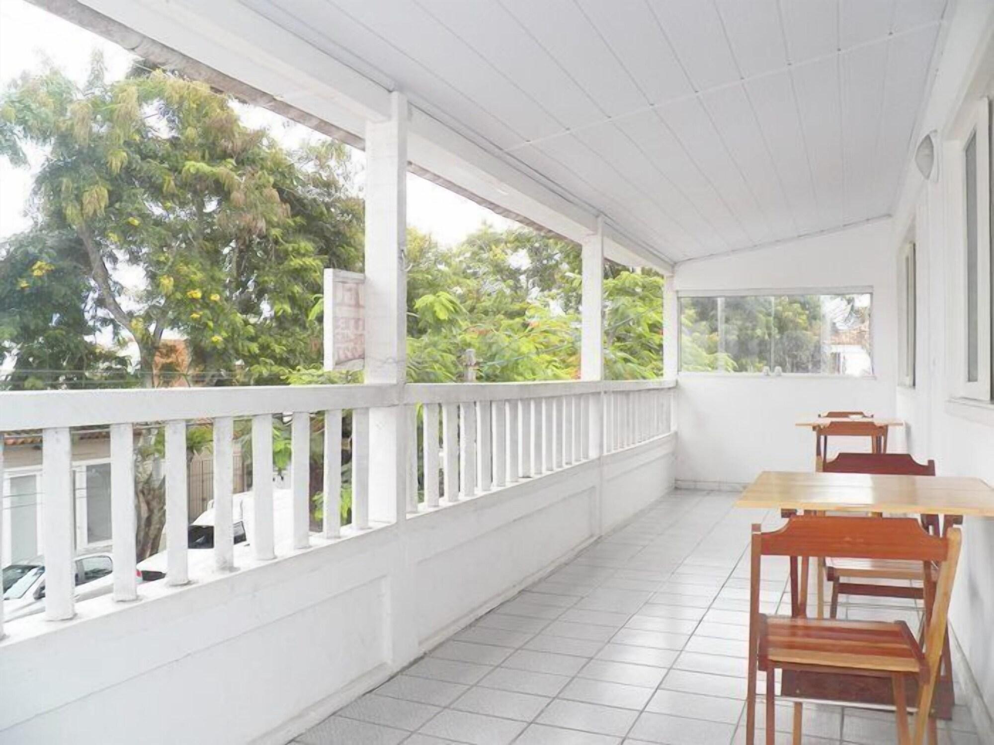image-housing-carousel