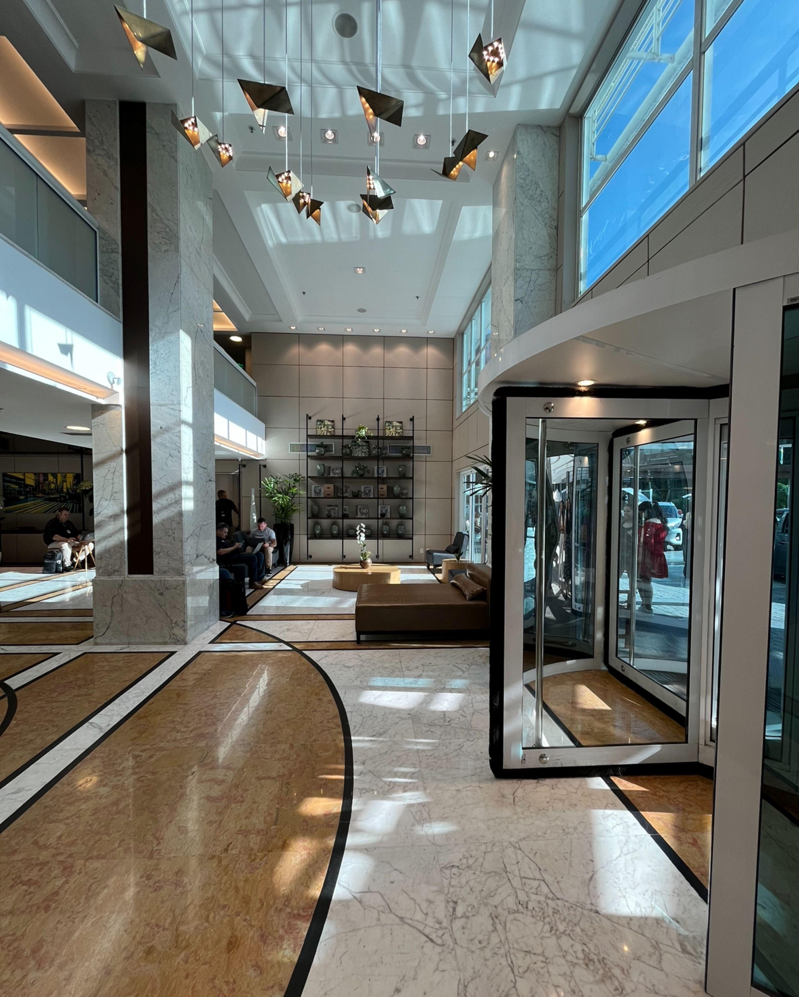image-housing-carousel