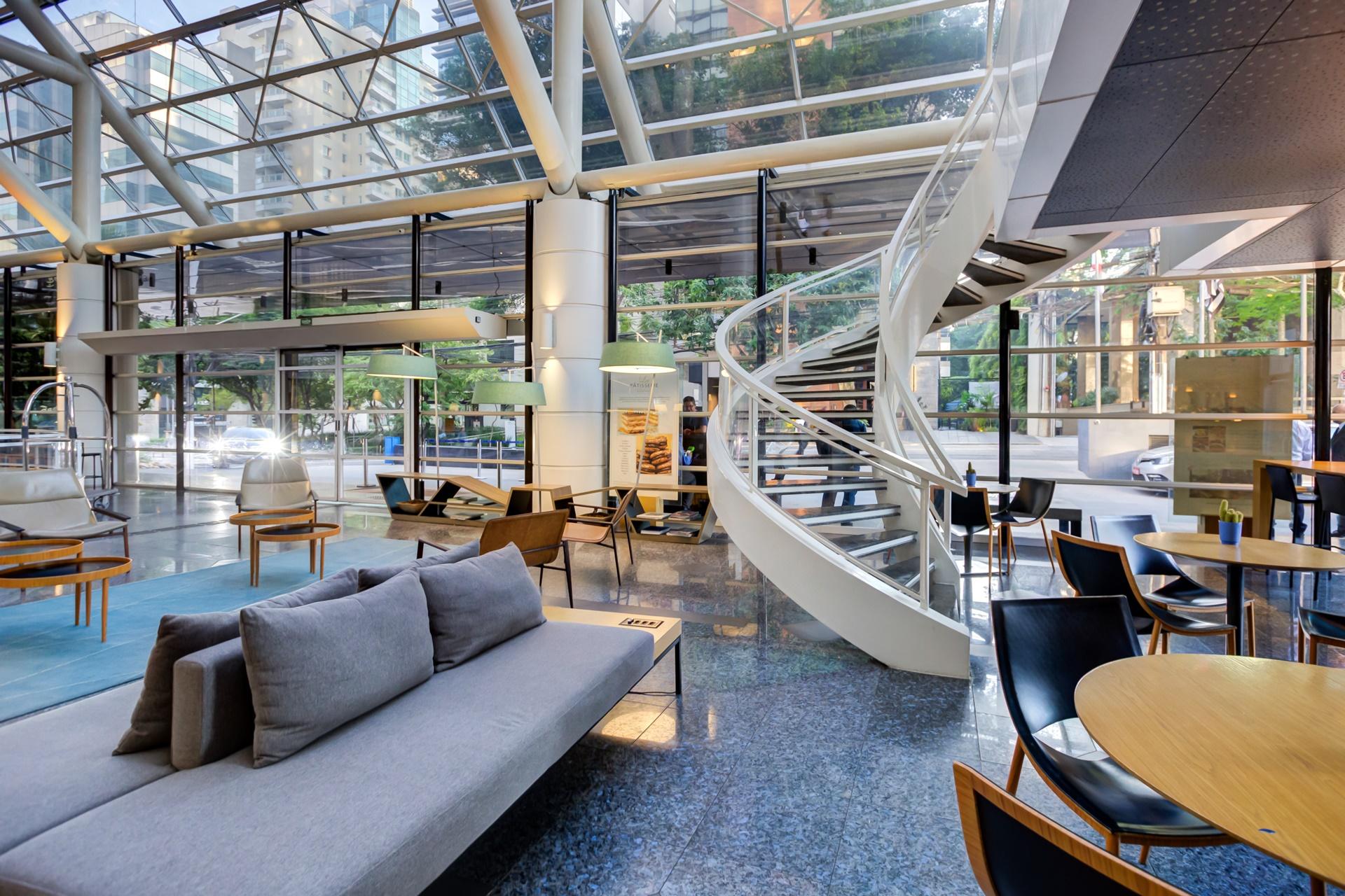 image-housing-carousel