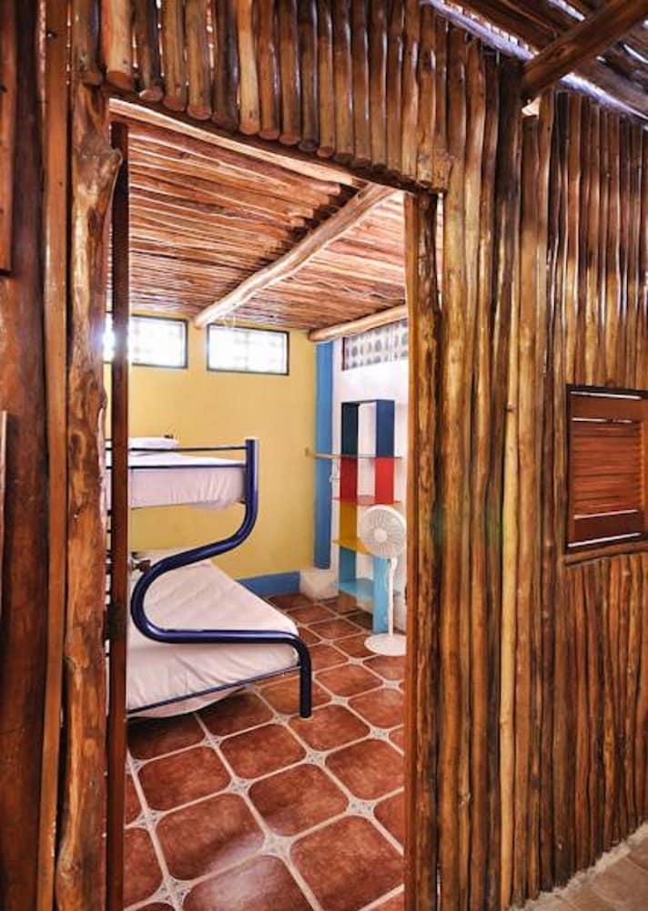 image-housing-carousel
