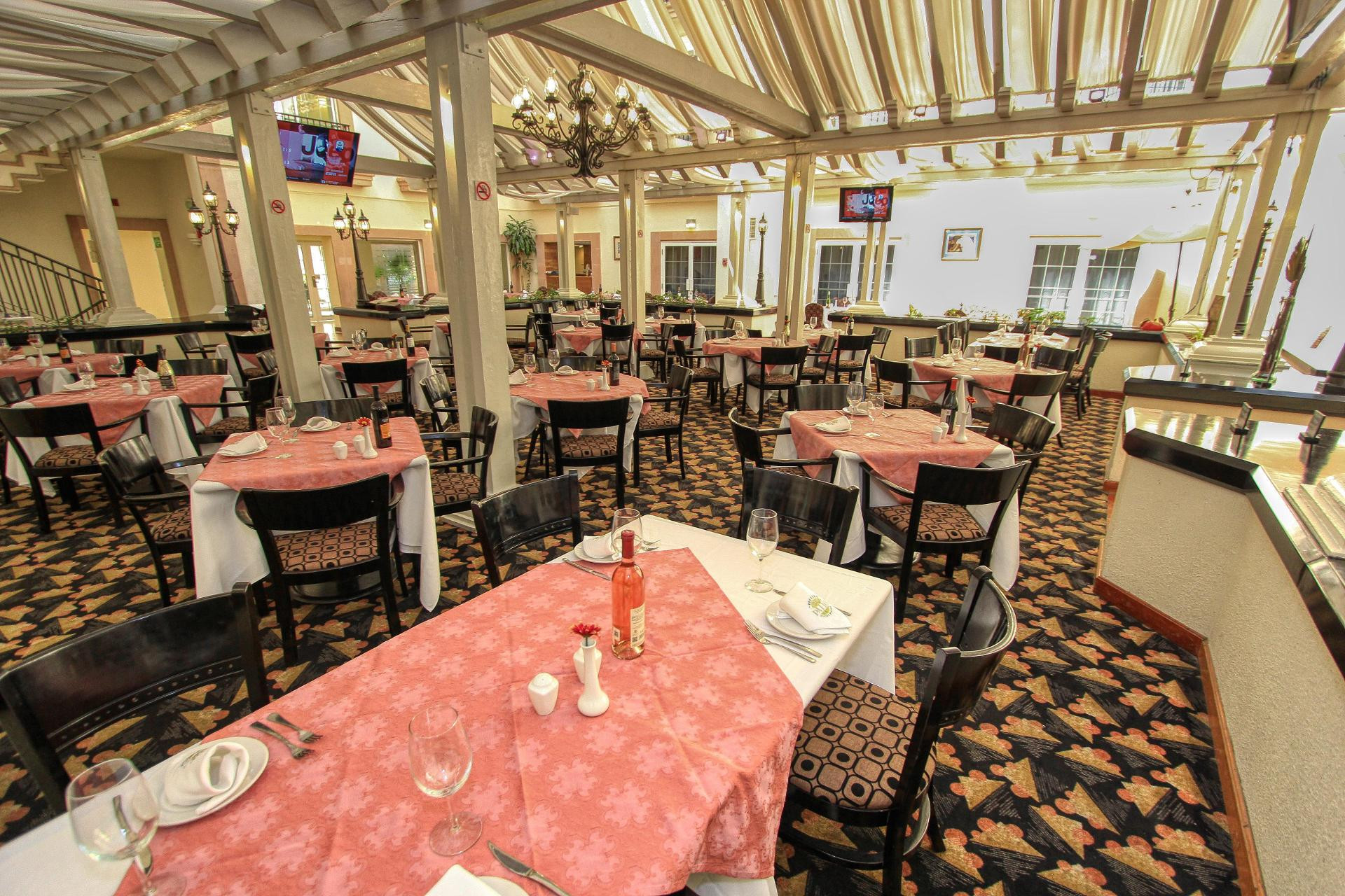 image-housing-carousel
