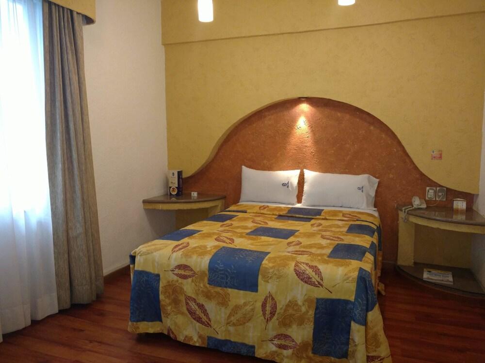 image-housing-carousel