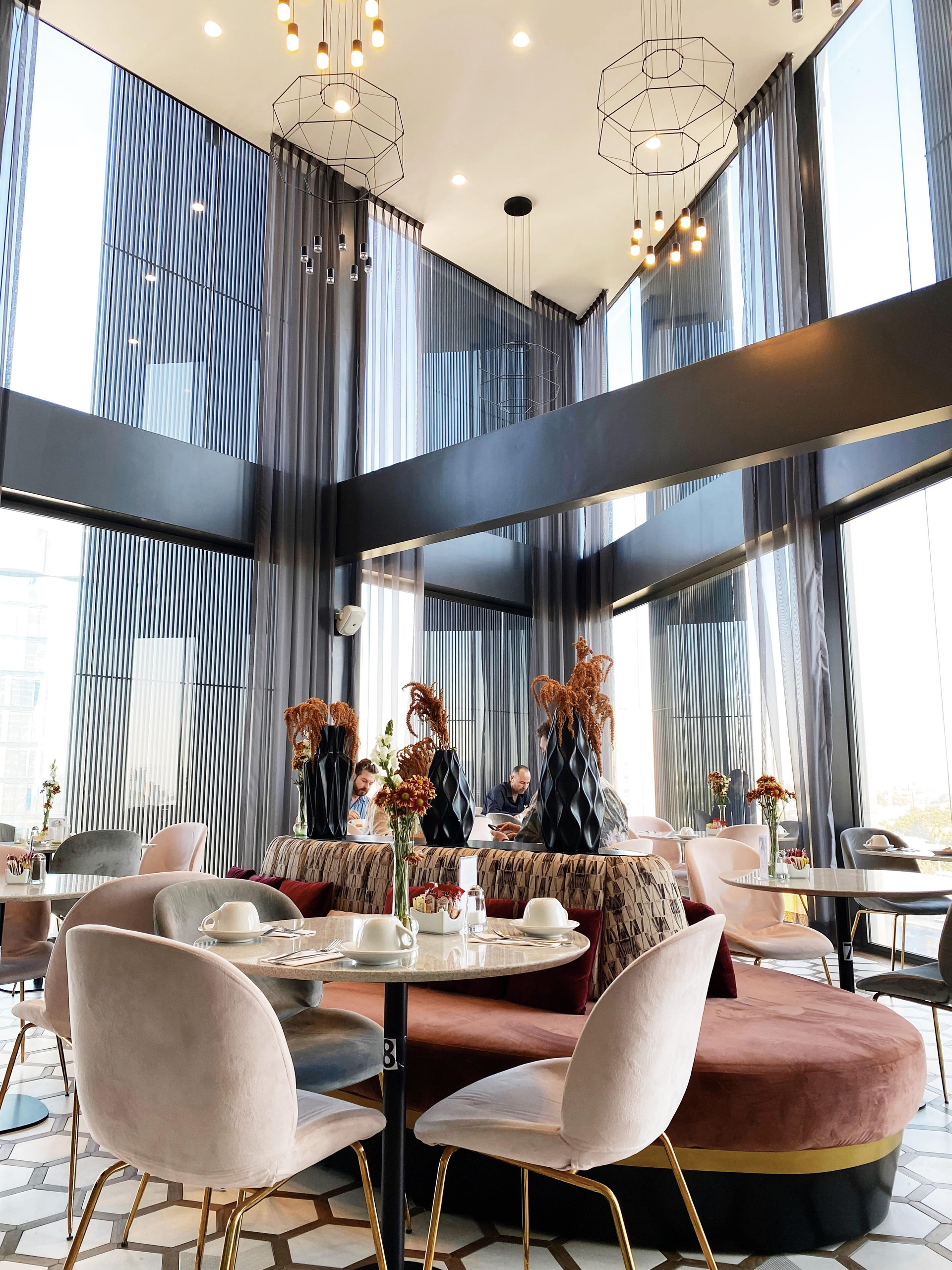 image-housing-carousel