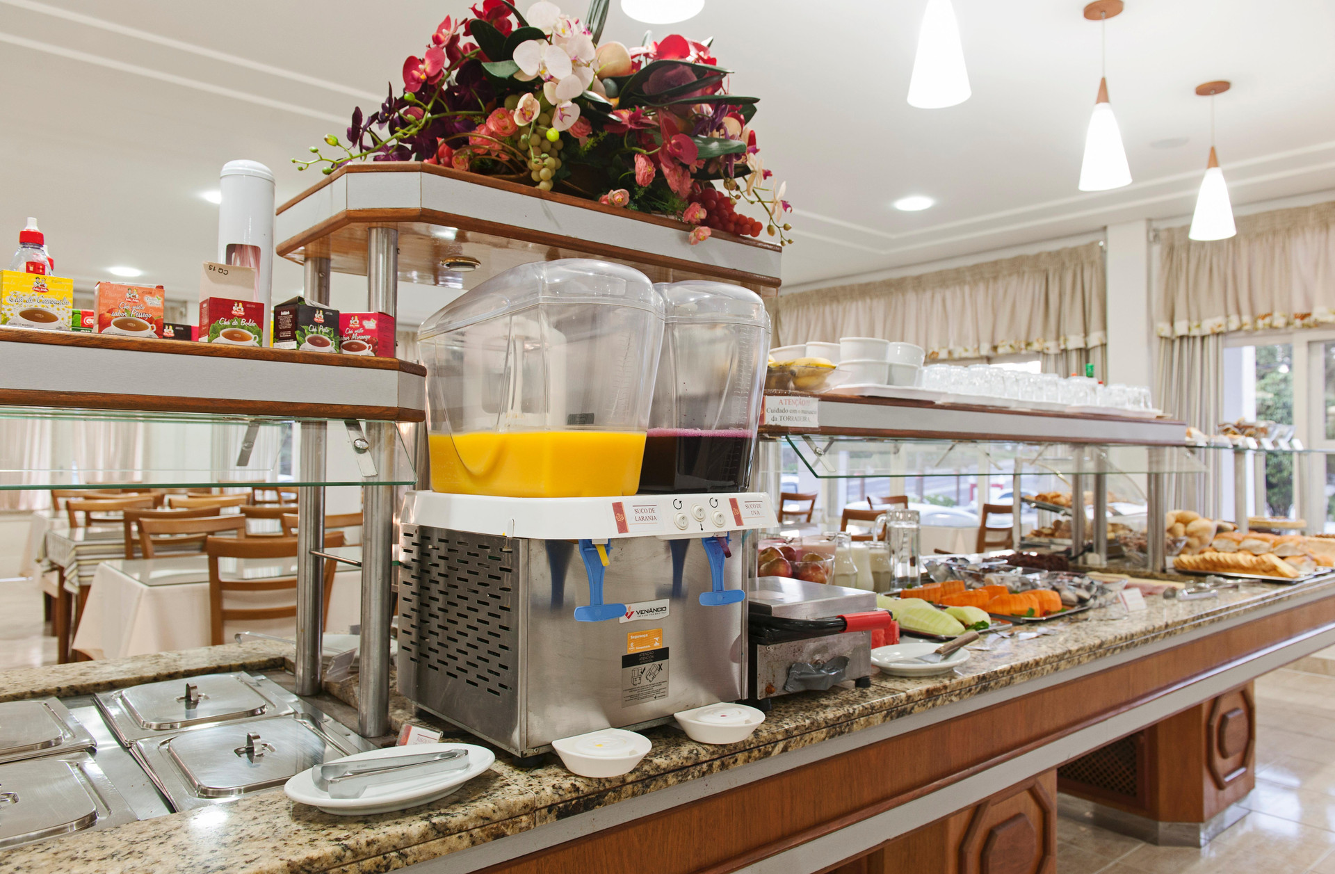 image-housing-carousel