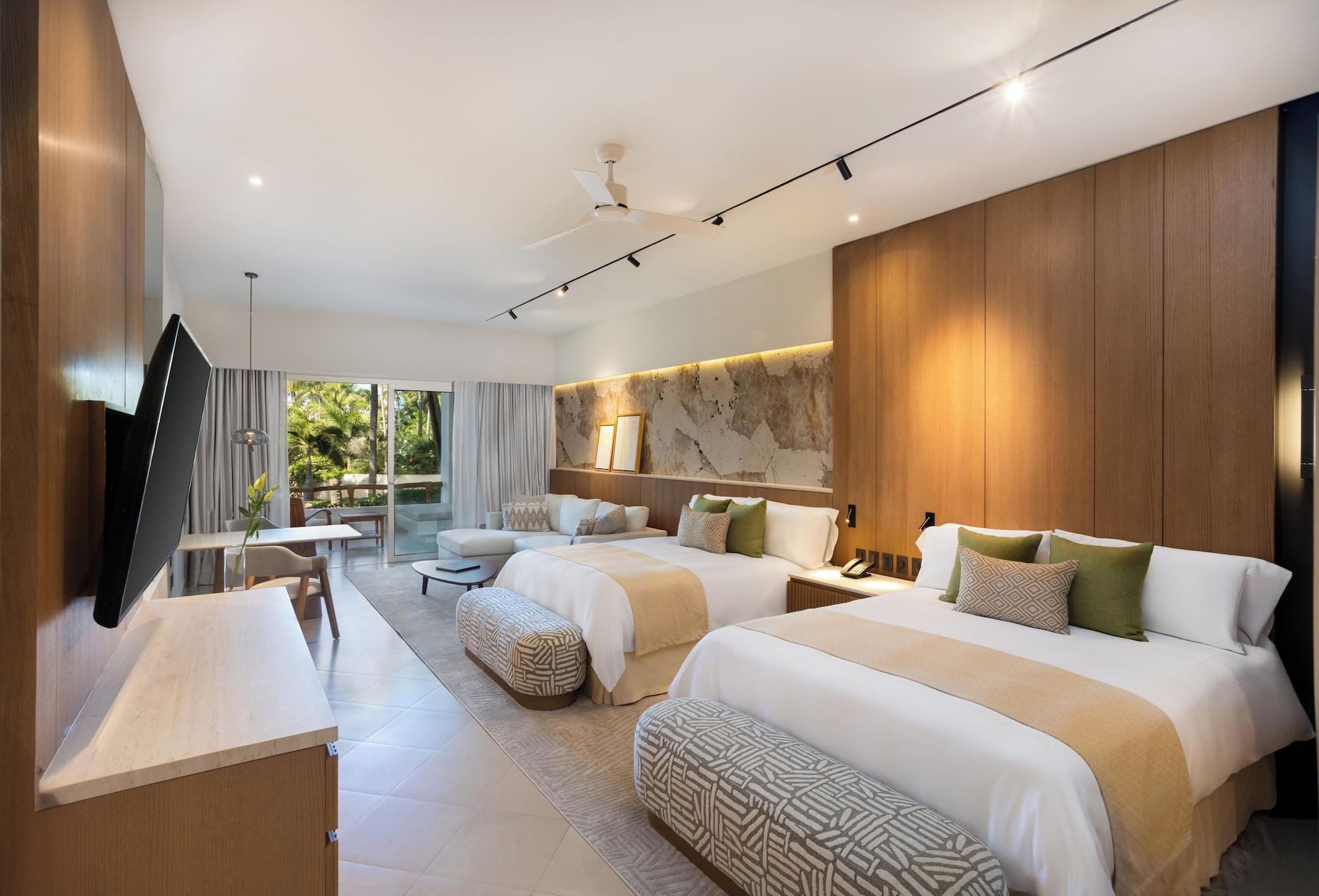 Master Parlor Suite Pool View