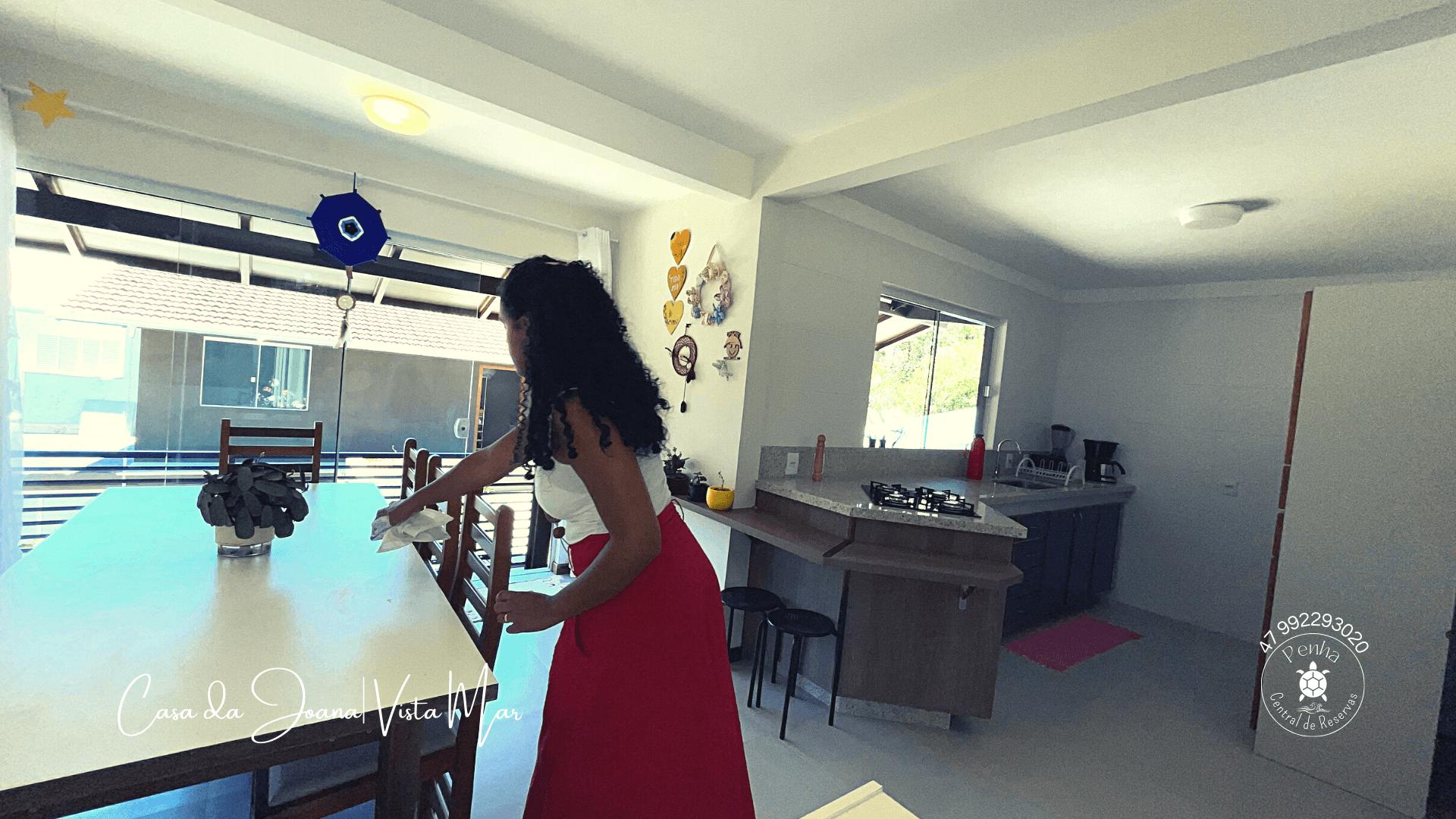 image-housing-carousel