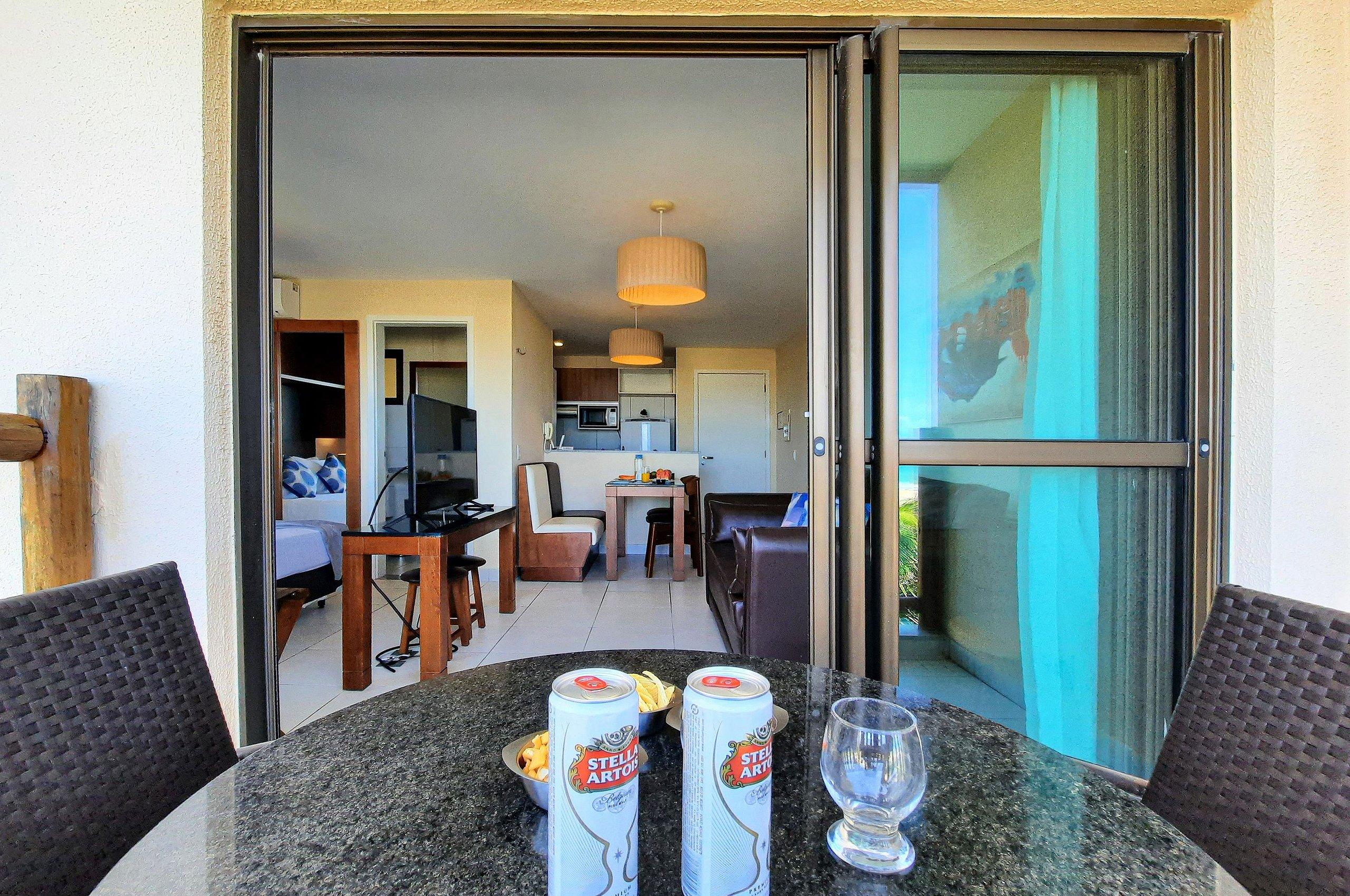 image-housing-carousel
