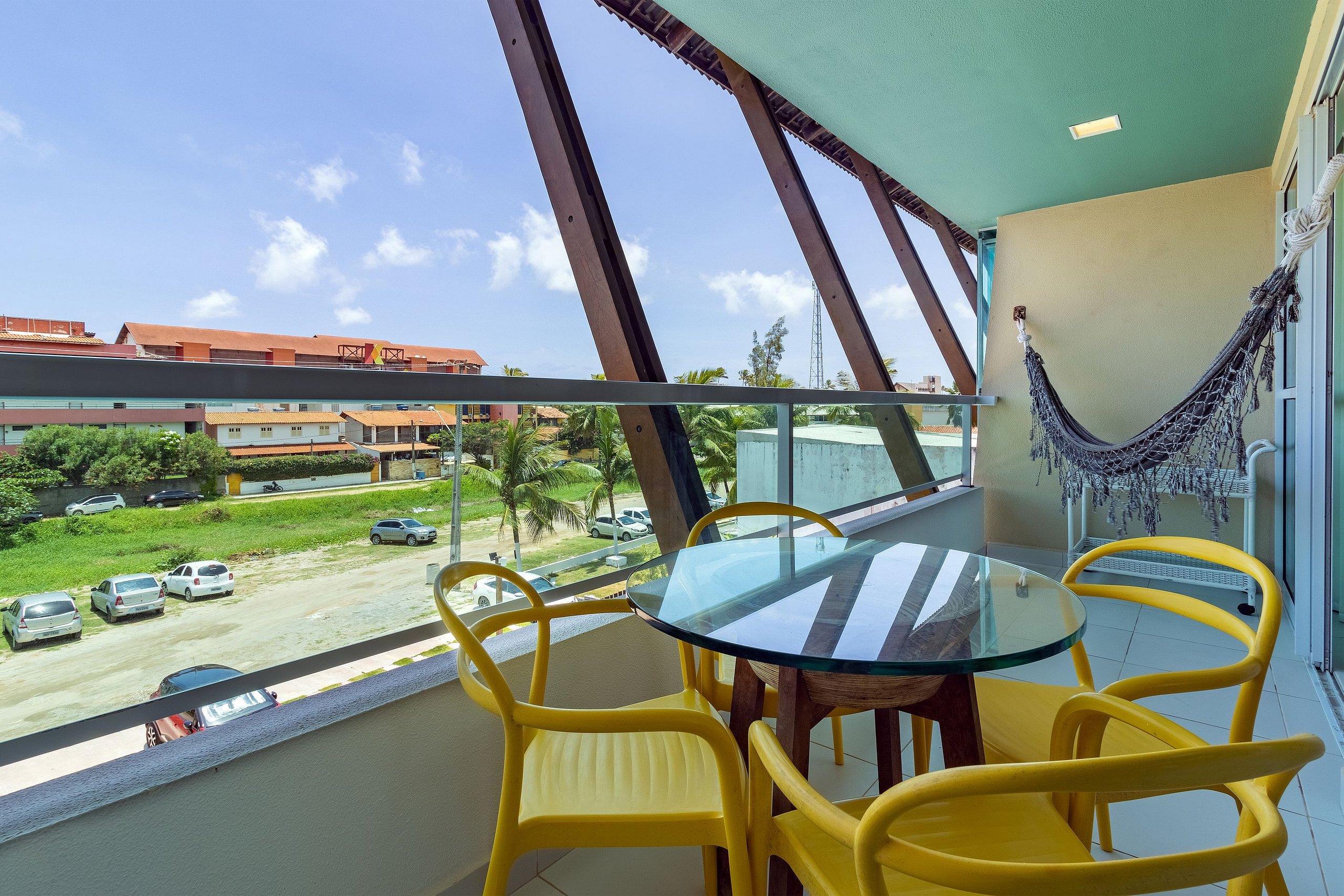 image-housing-carousel