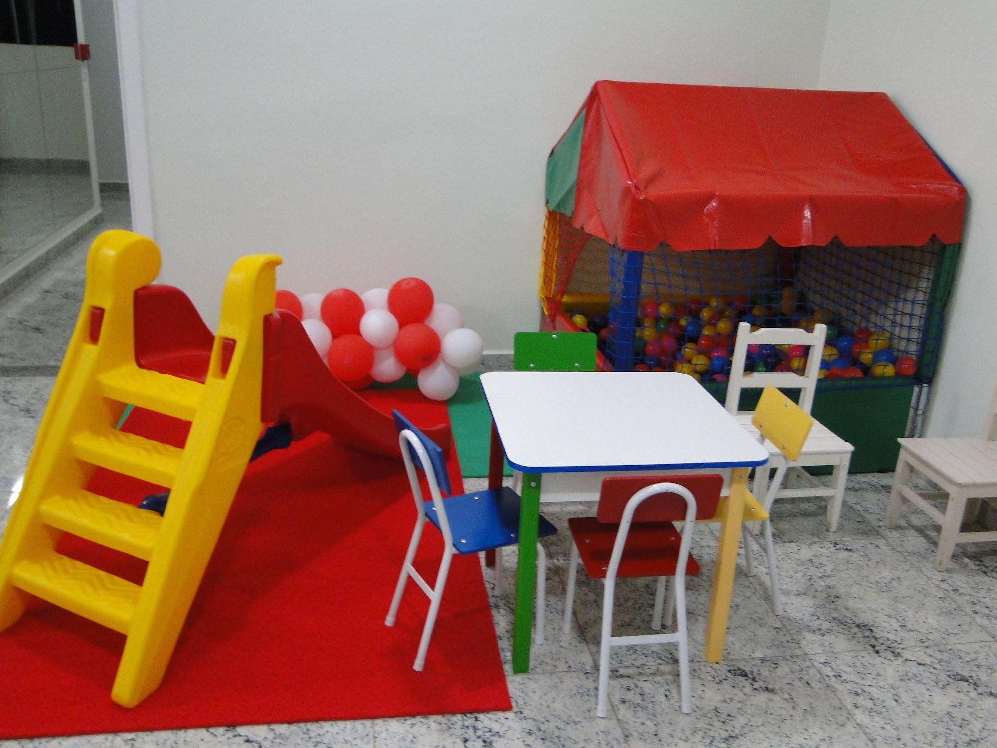 image-housing-carousel