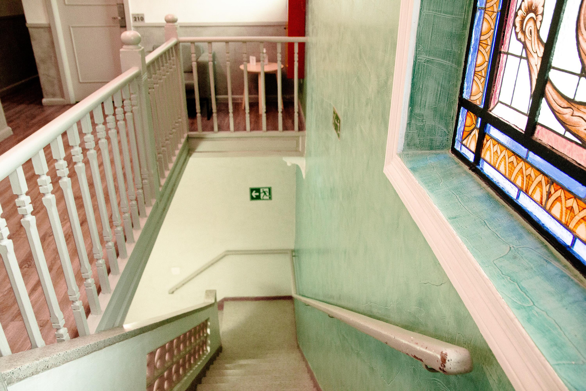 image-housing-carousel