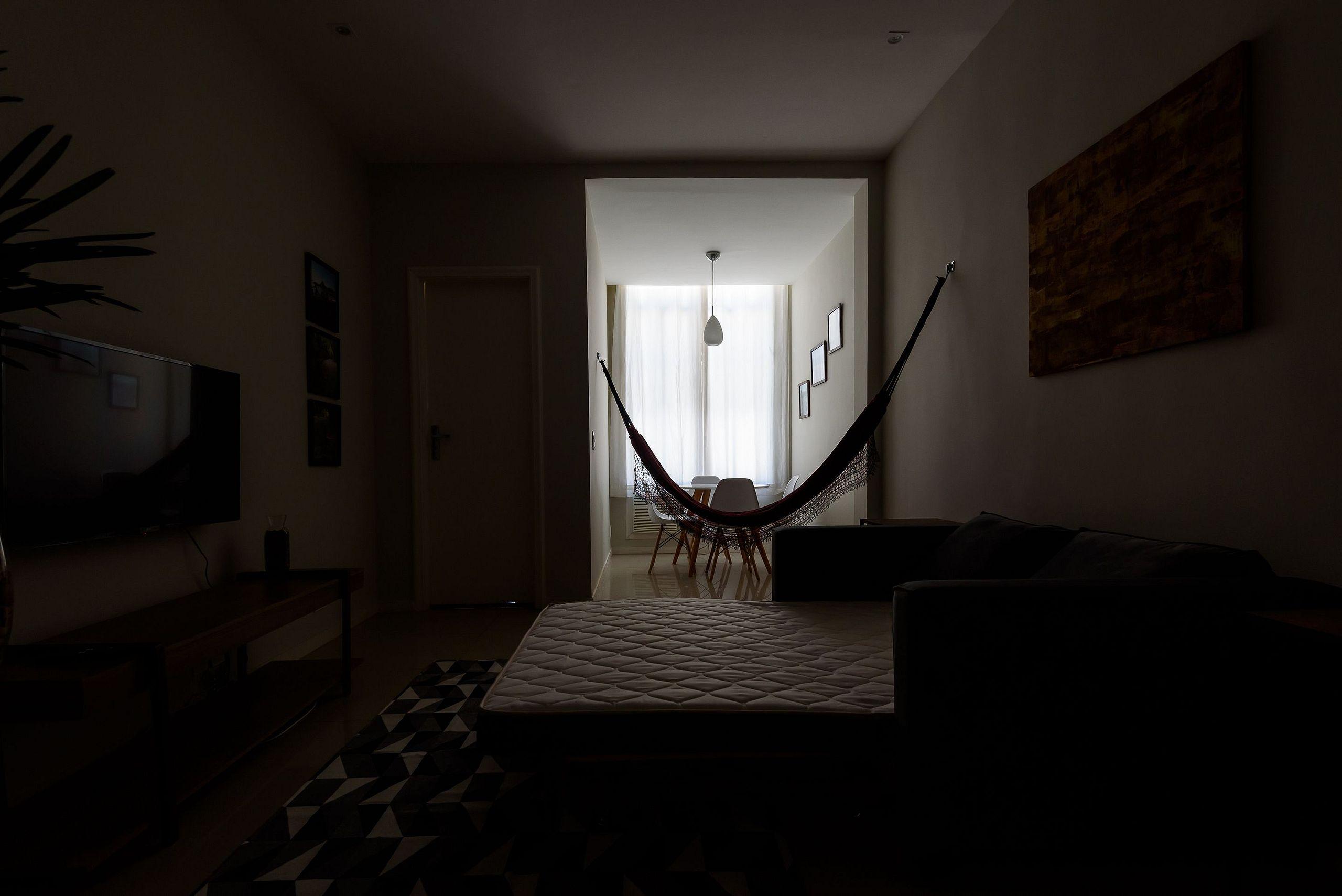 image-housing-carousel