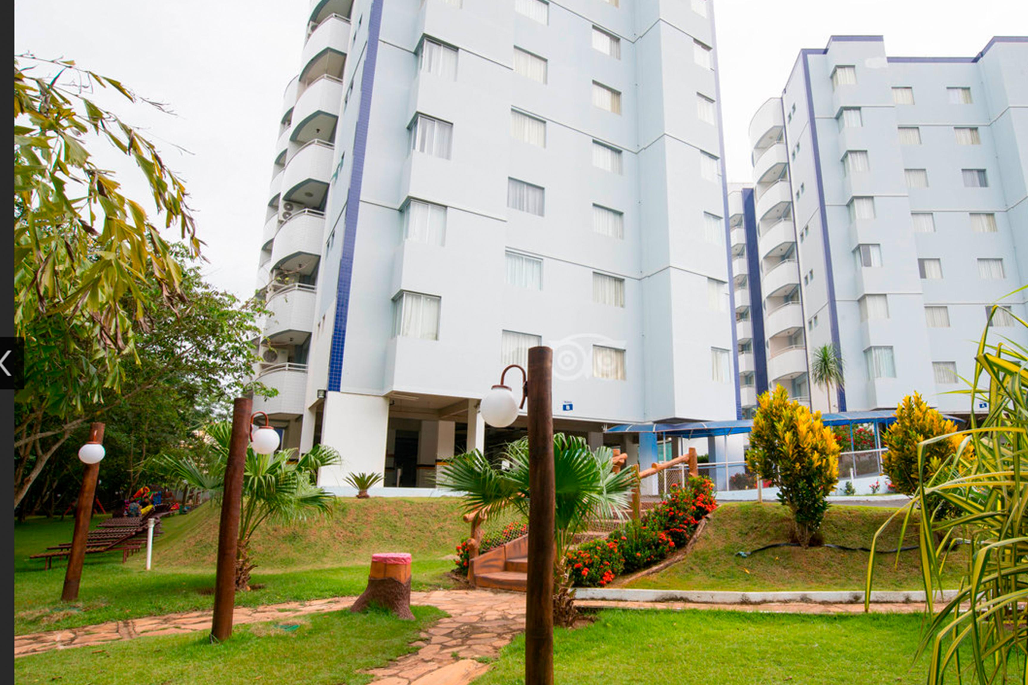 image-housing-carousel
