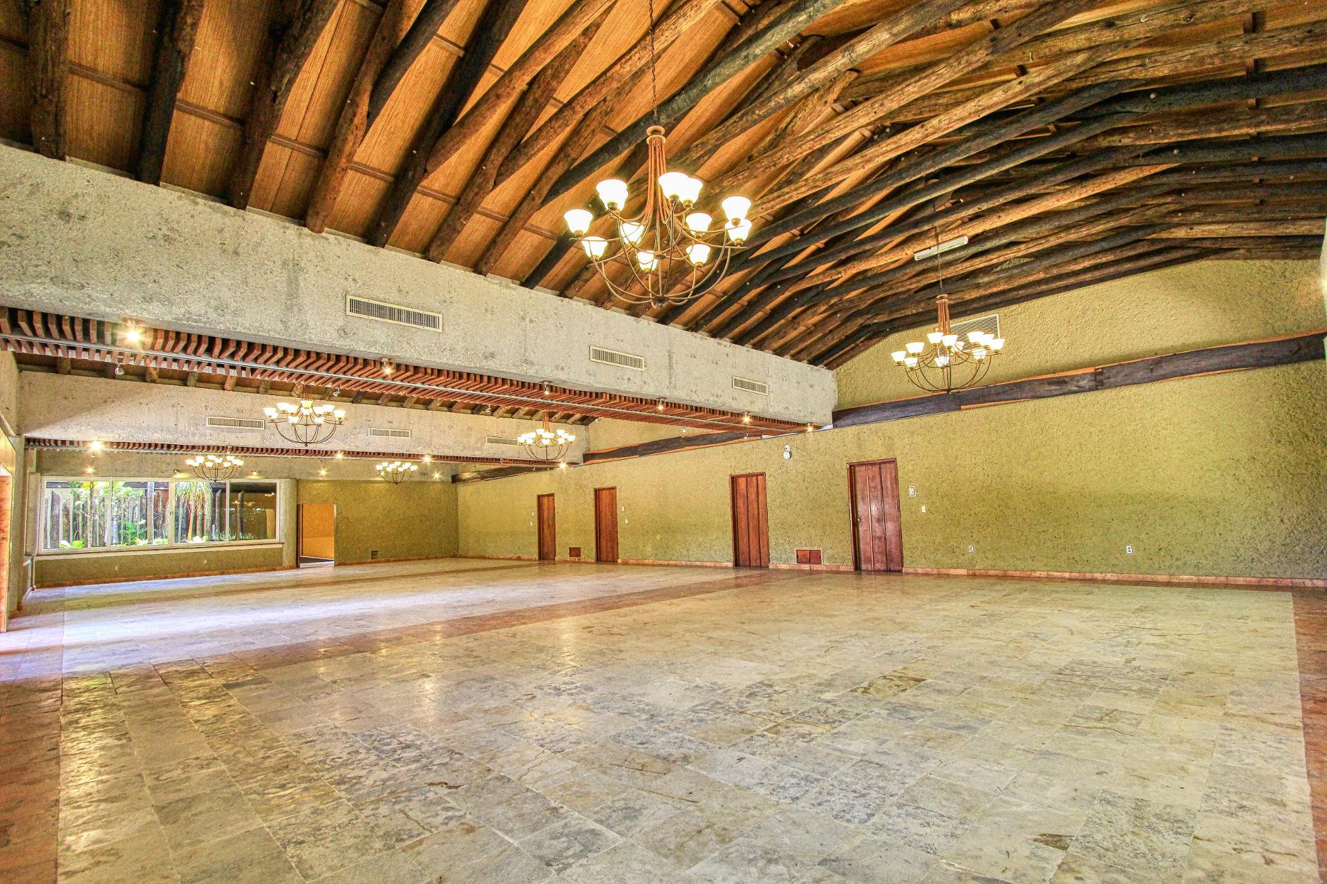 image-housing-carousel
