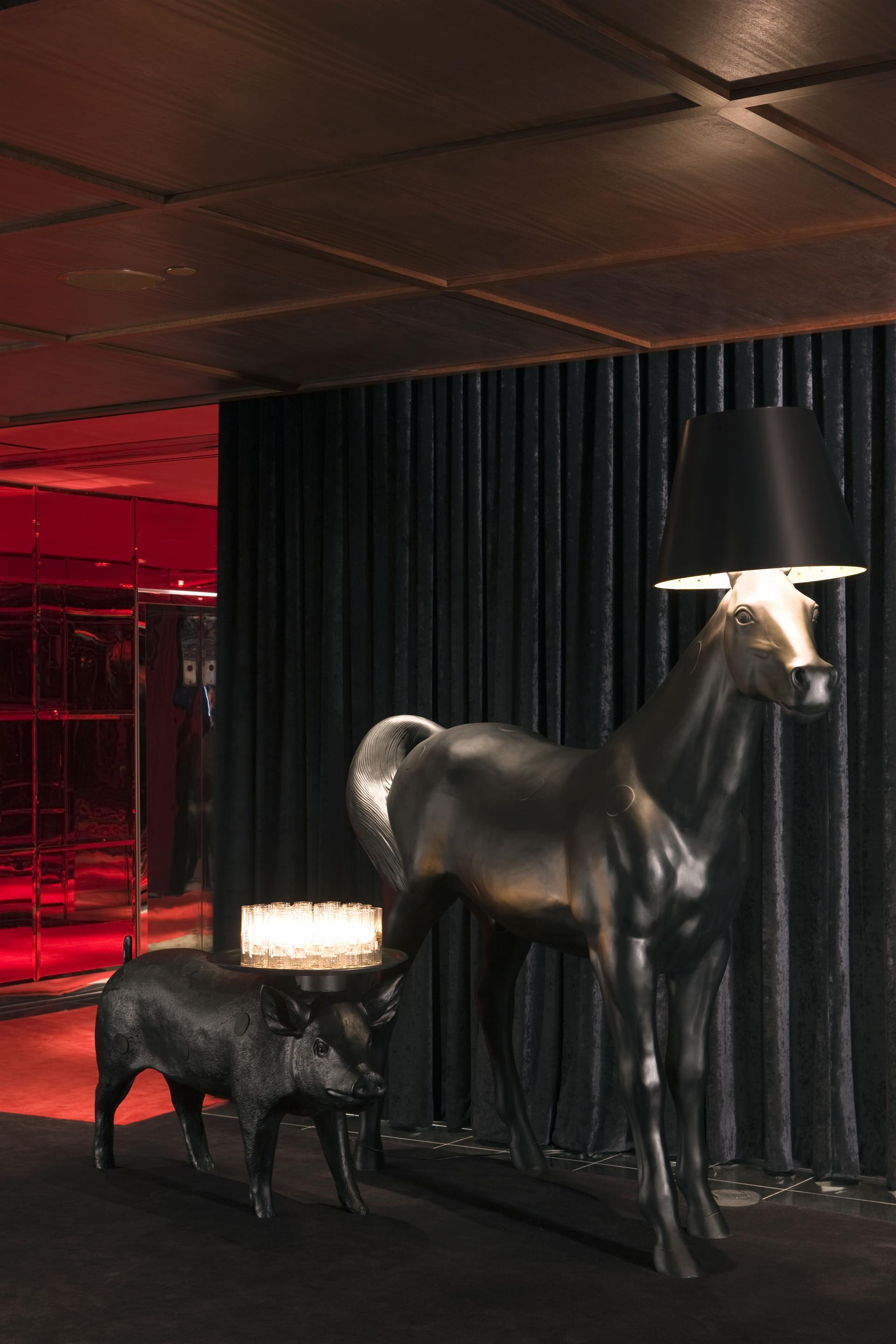 image-housing-carousel