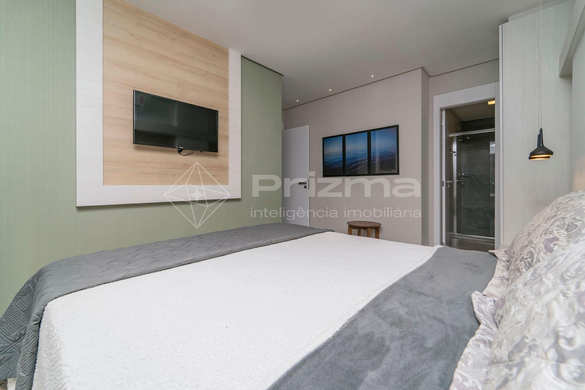 image-housing-carousel