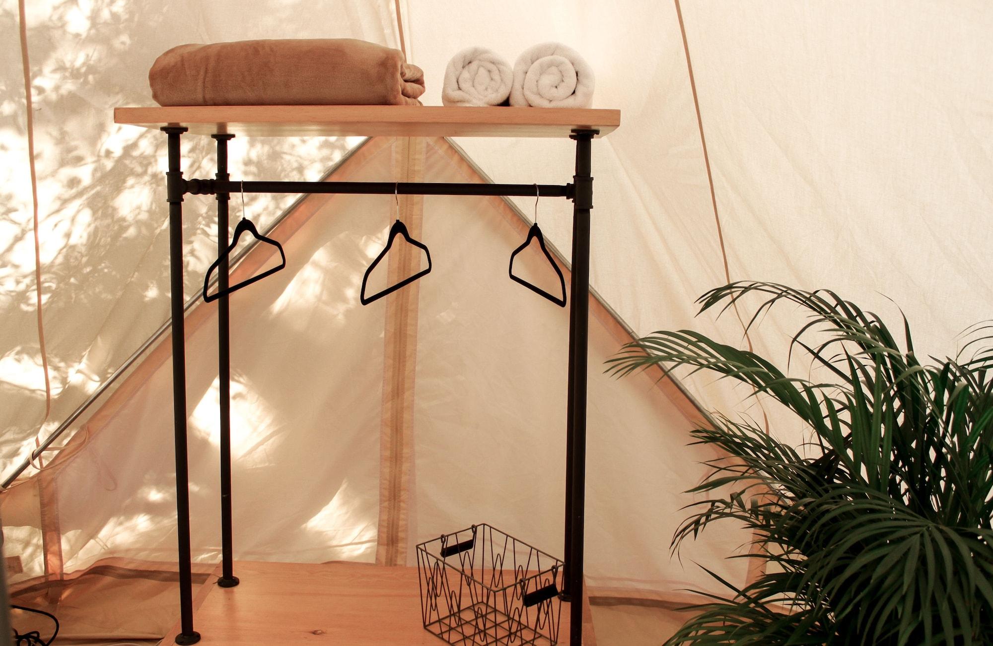 image-housing-carousel