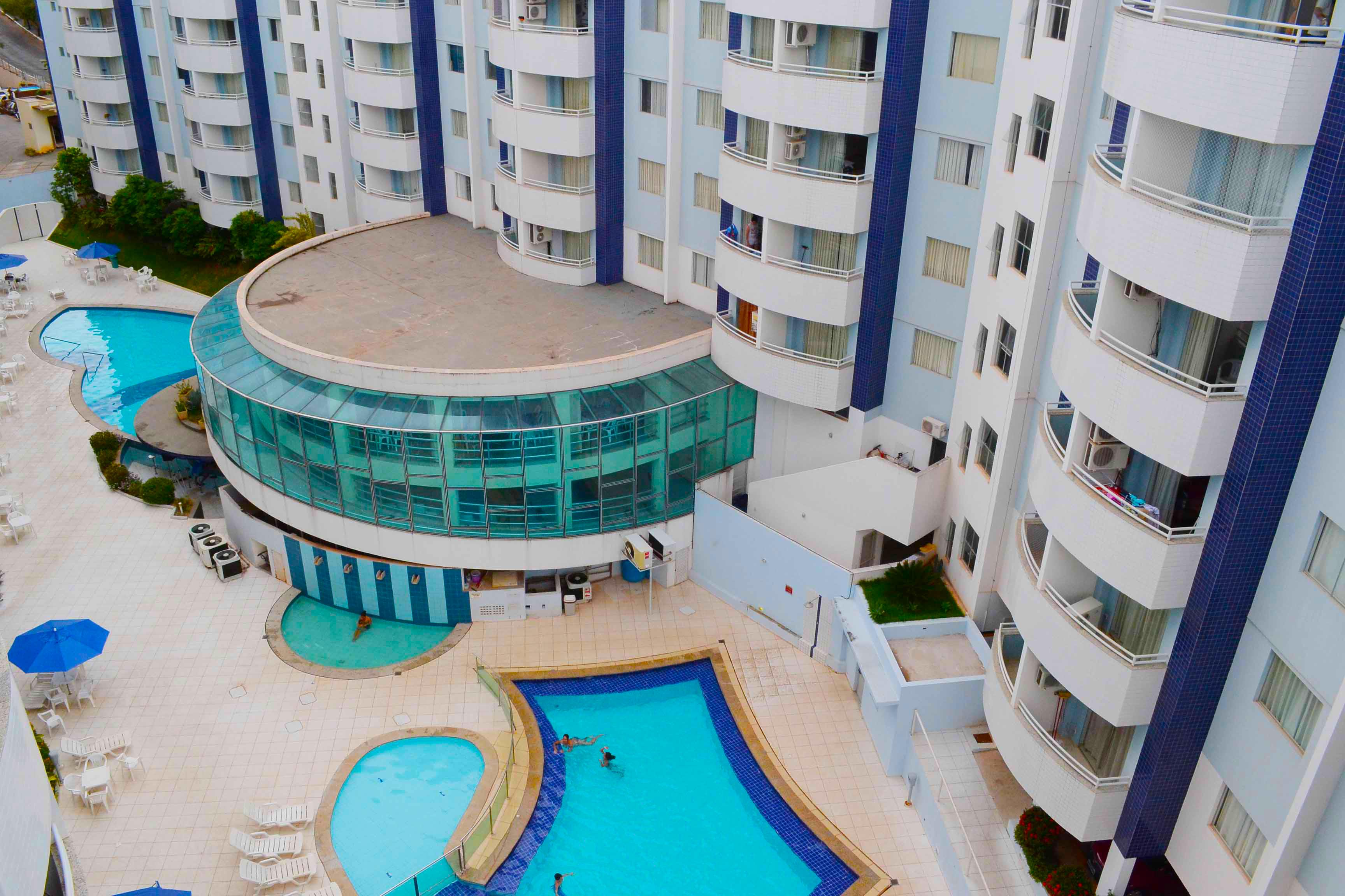 image-housing-carousel