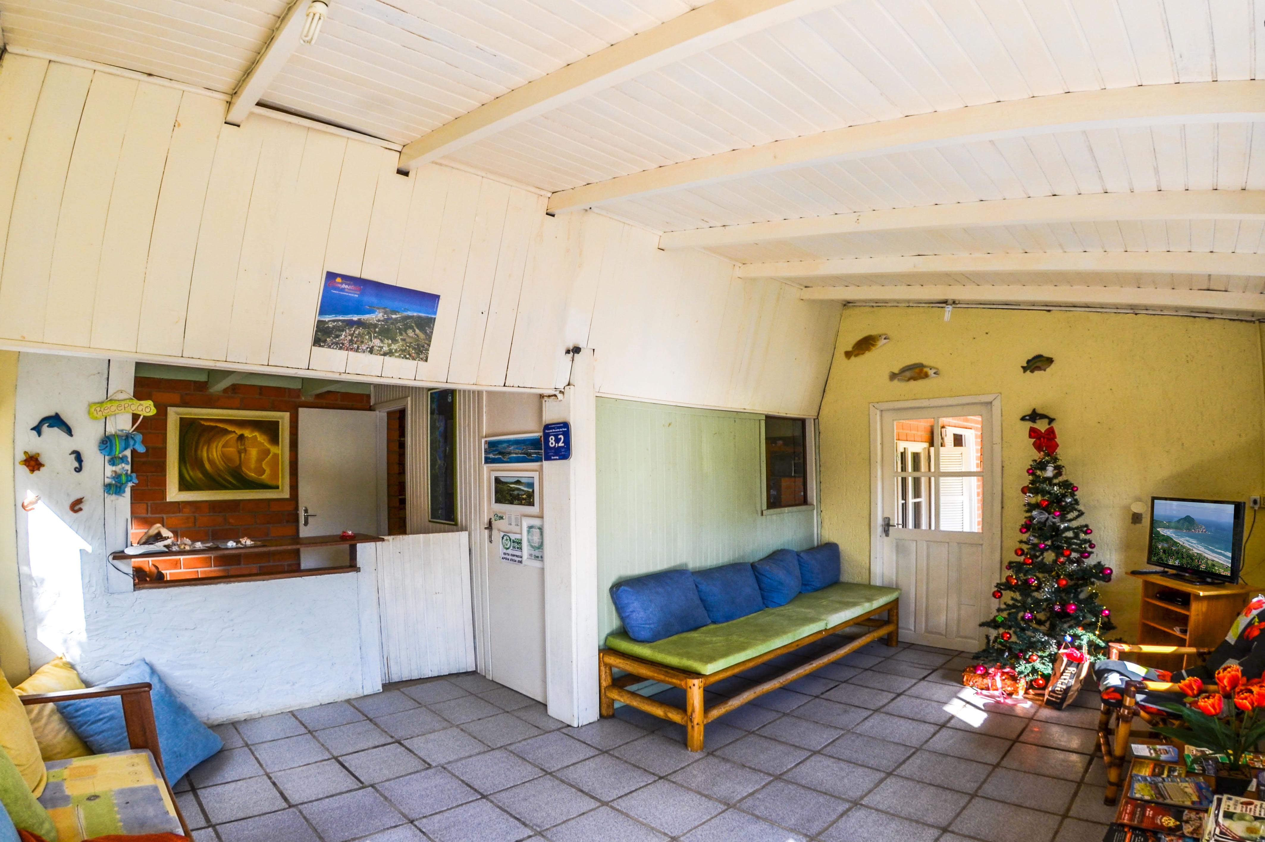 image-housing-carousel