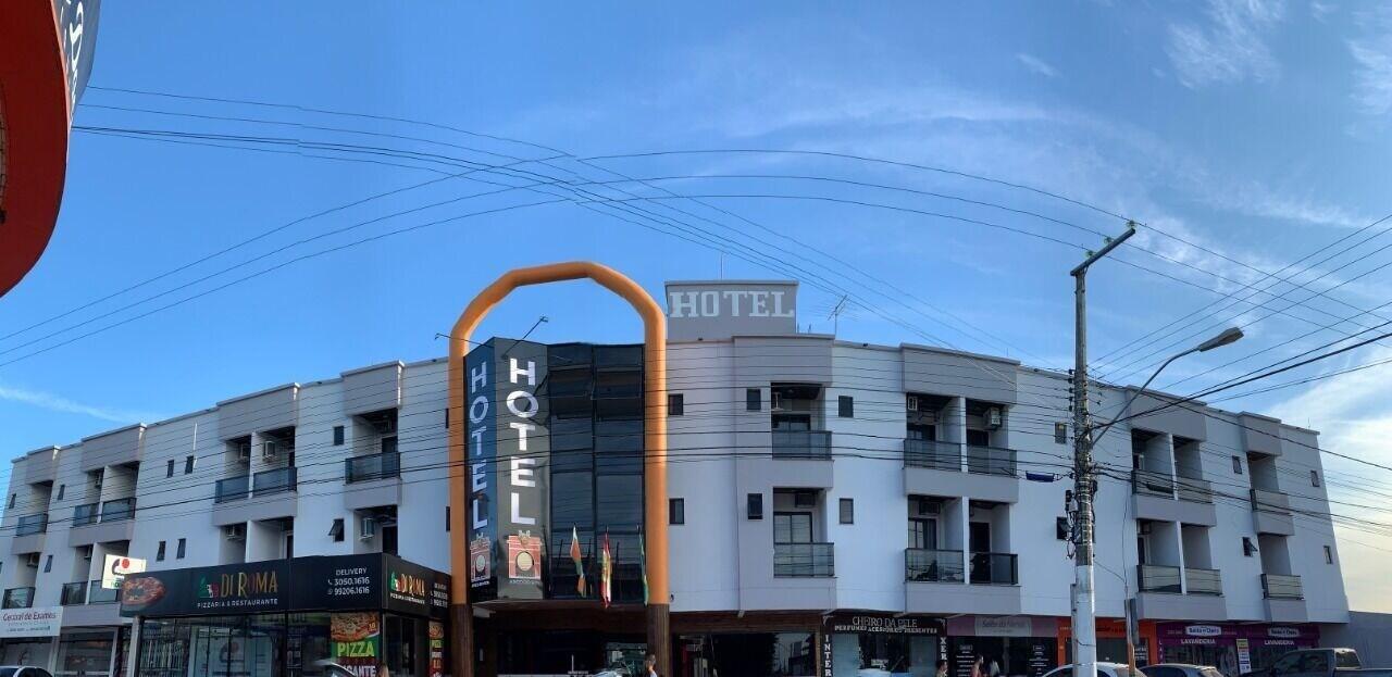 image-housing-carousel