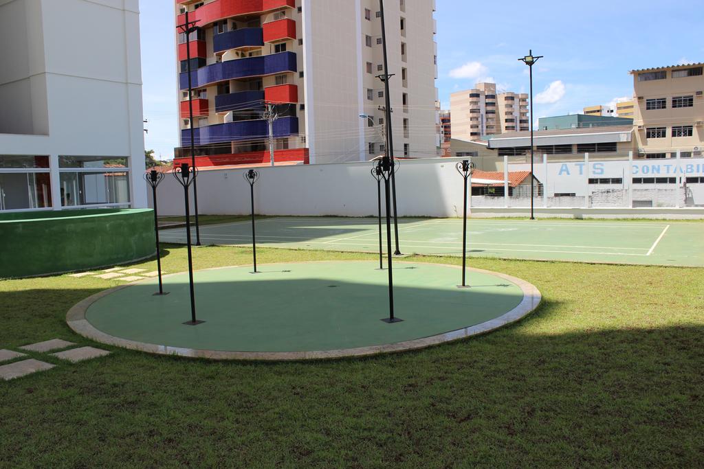 image-housing-carousel