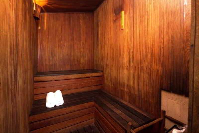 image-housing-carousel