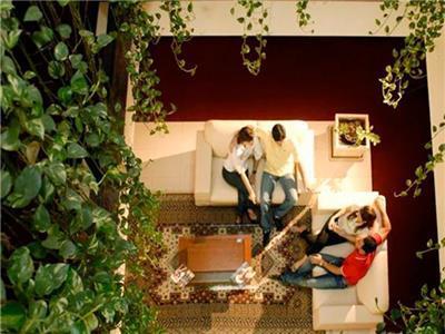 image-housing-carousel