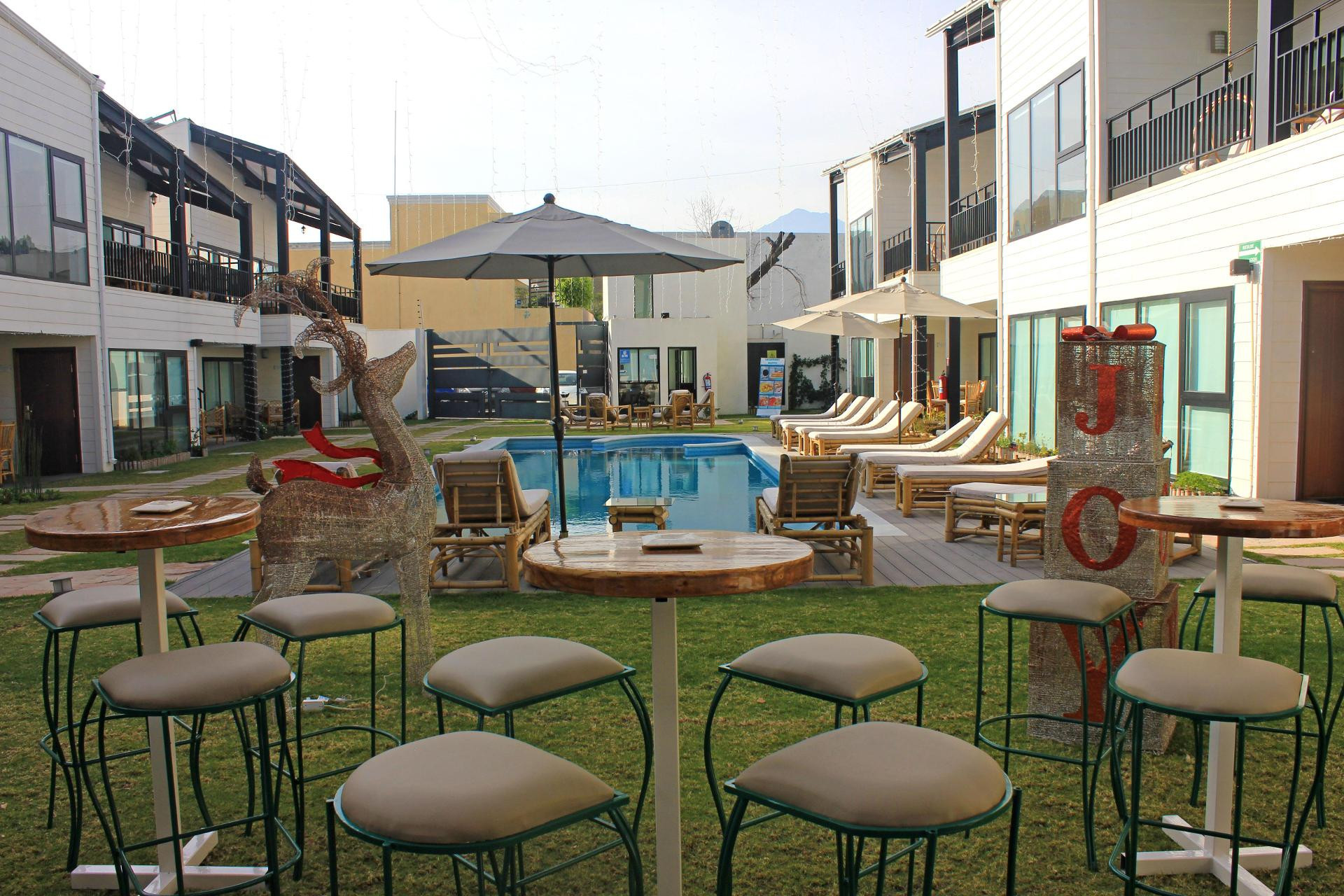 image-housing-carousel