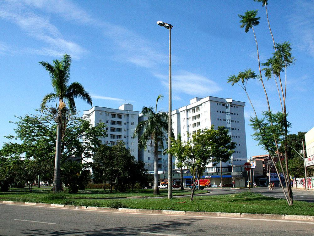 image-housing-carousel