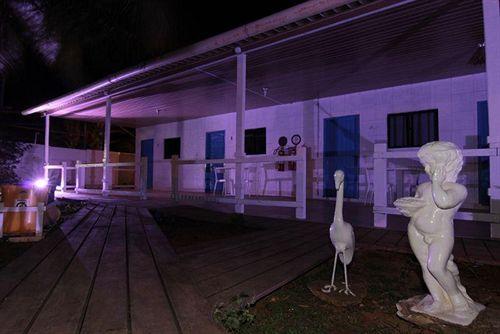 image-housing-carousel