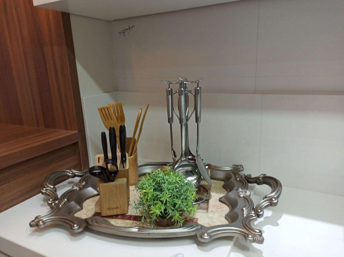 image-housing-carousel