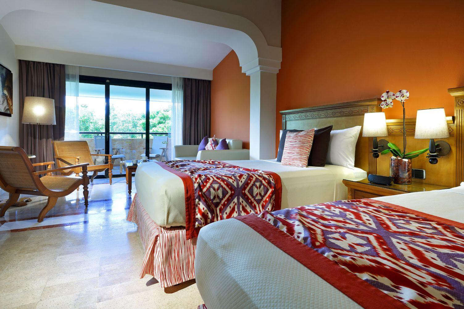 Suite Júnior con Vista a la Piscina
