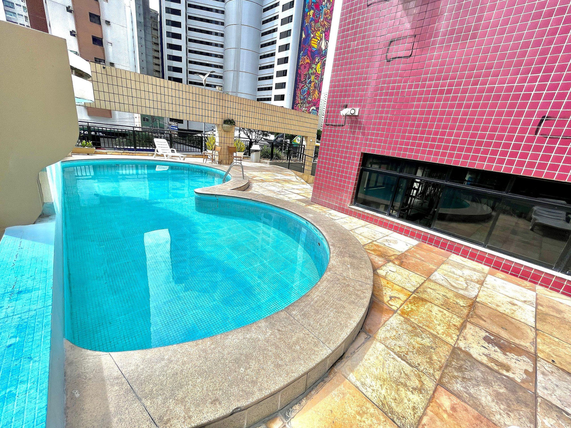 image-housing-carousel