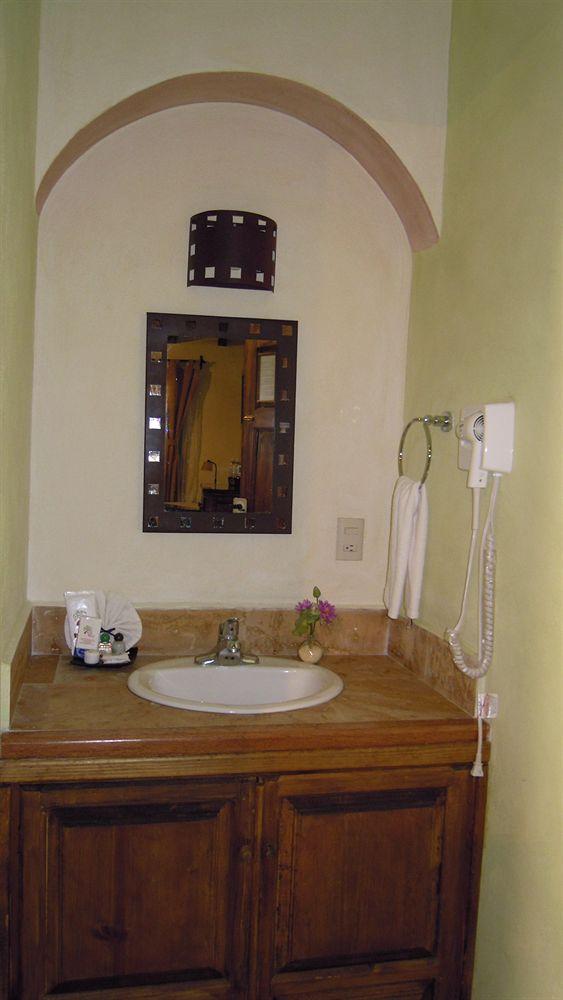 image-housing-carousel
