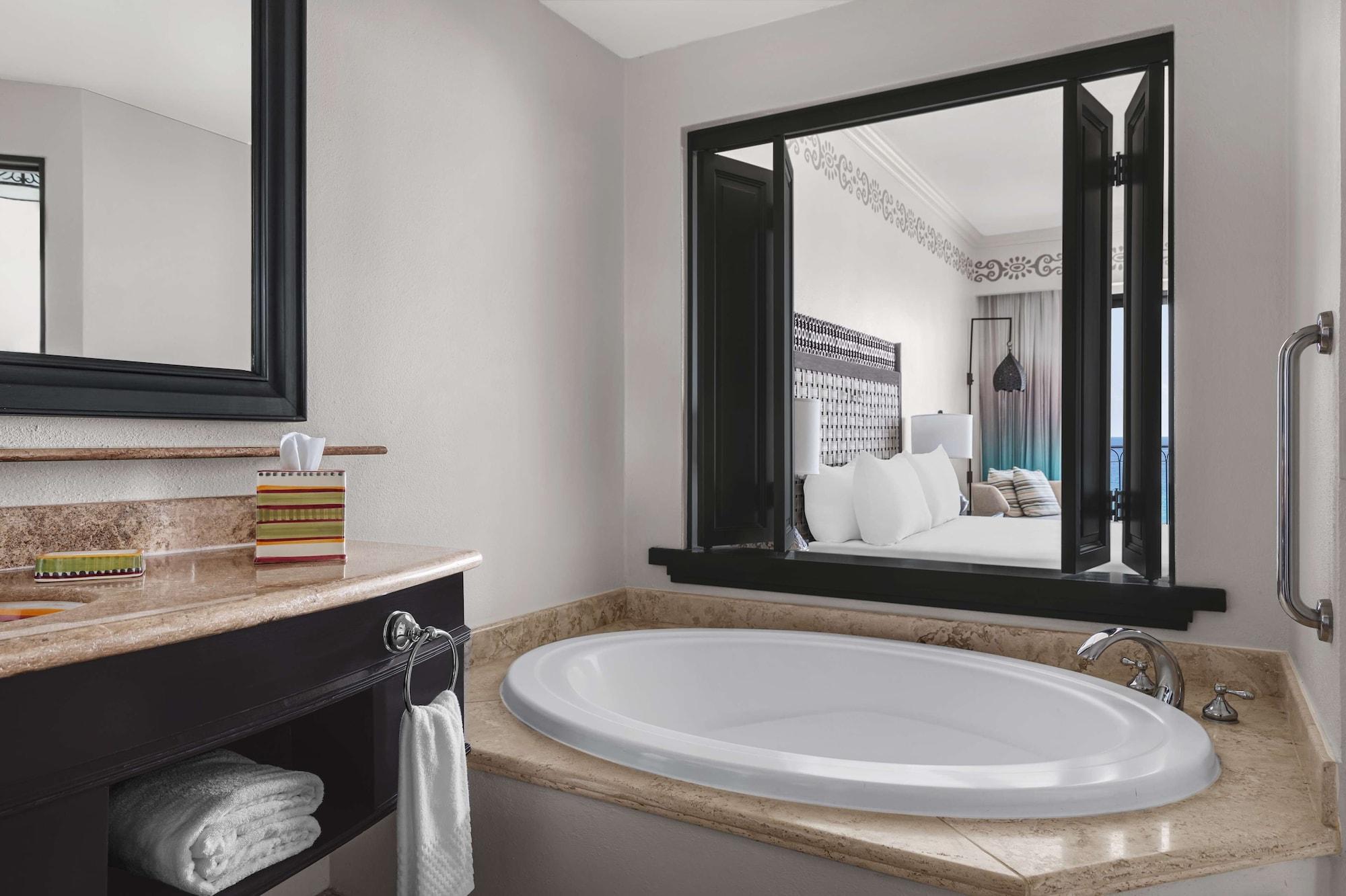 Habitación Deluxe, 2 camas Queen size, balcón, frente al océano