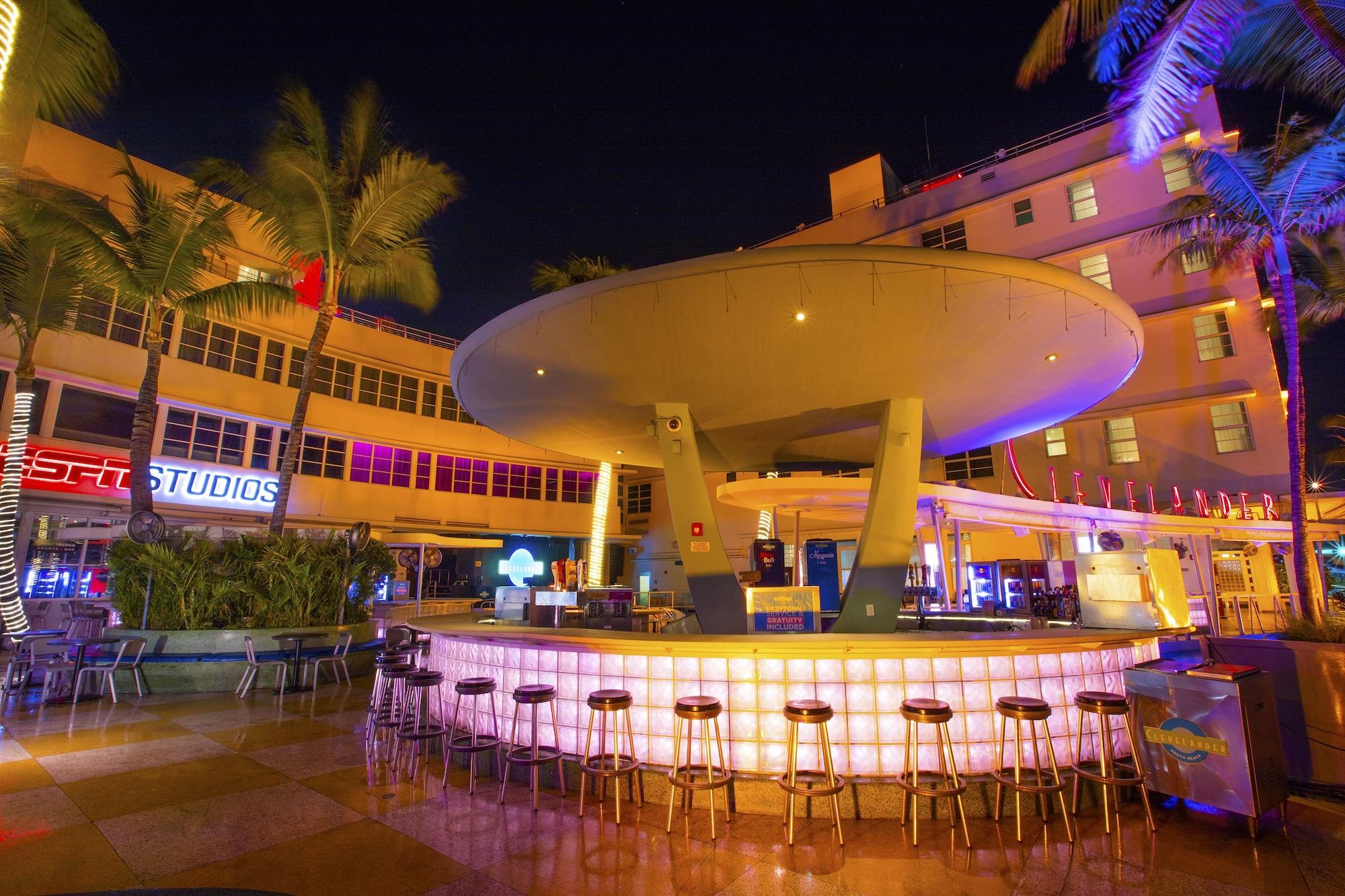 image-housing-carousel