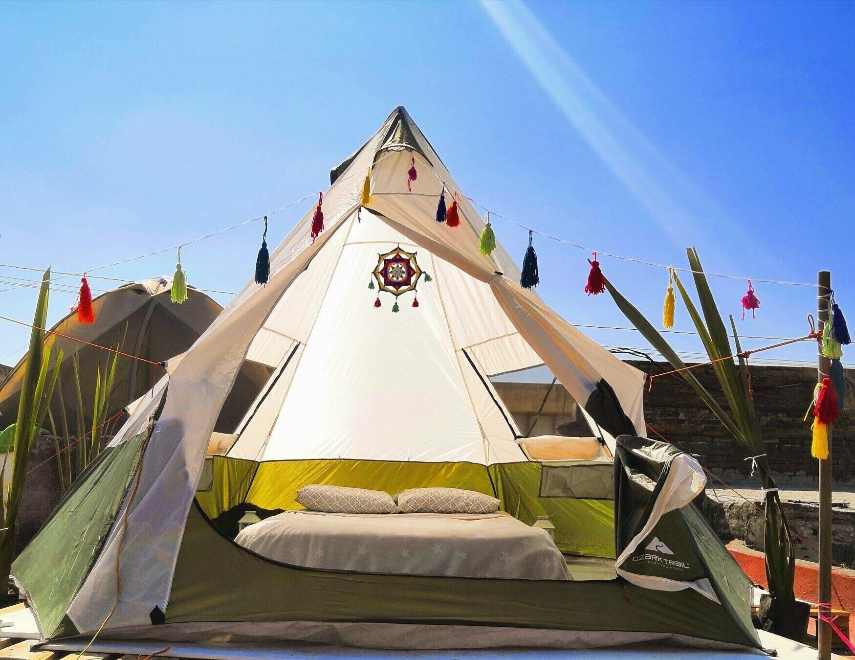 image-housing-carousel
