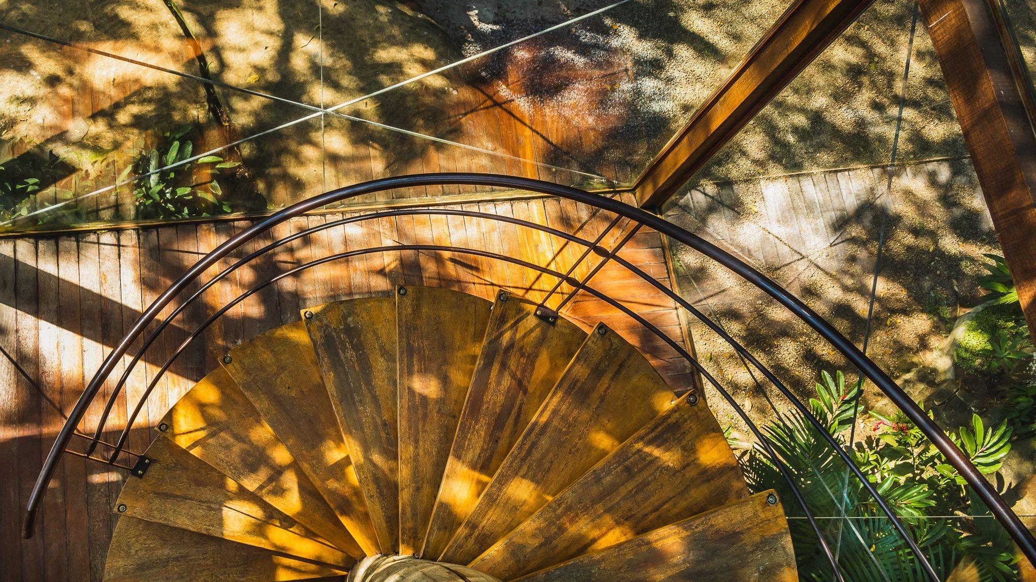 image-housing-carousel