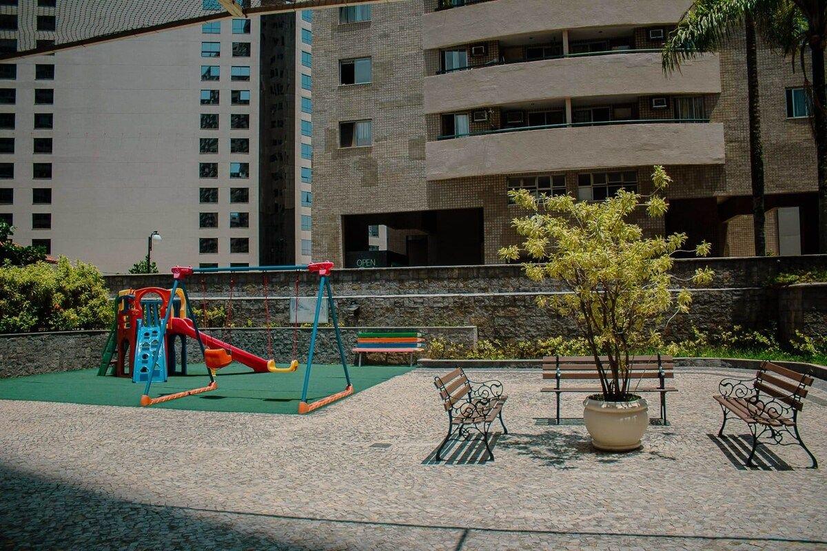 image-housing-carousel