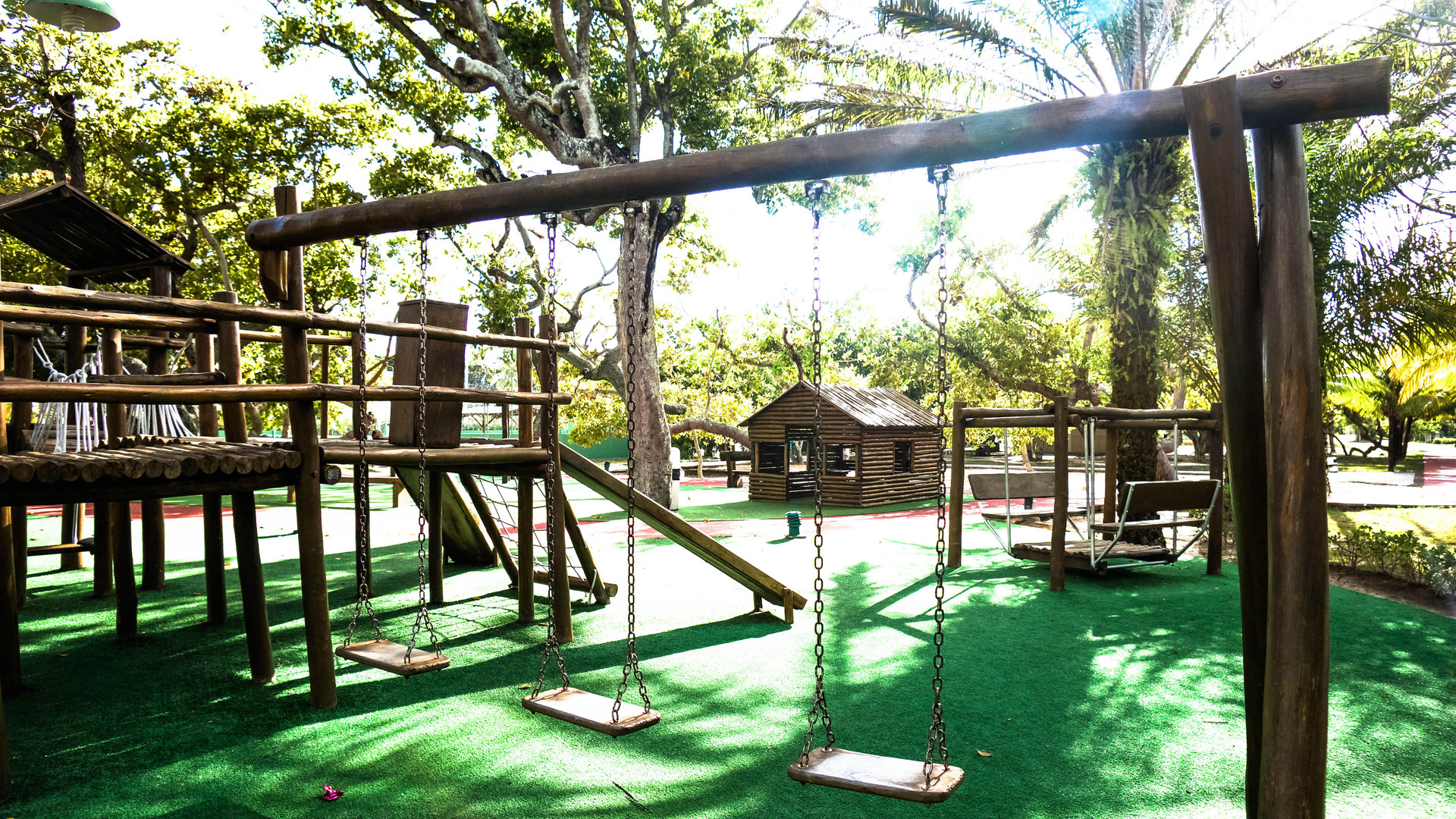 image-housing-carousel