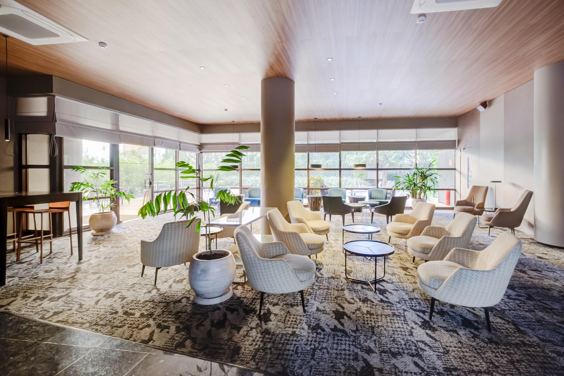 image-housing-carousel