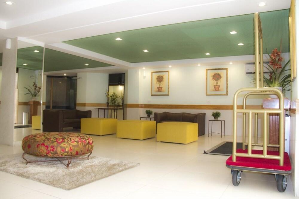 image-housing-carousel