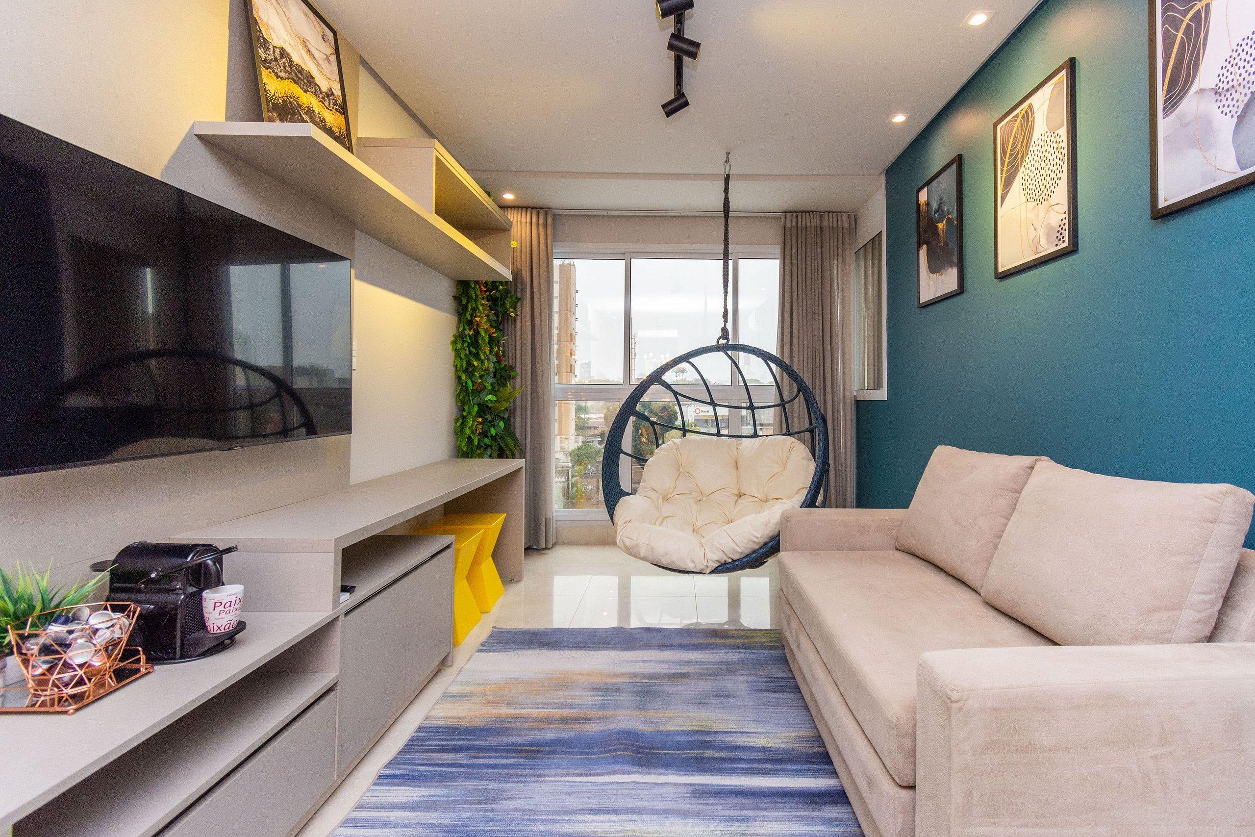 image-housing-carousel