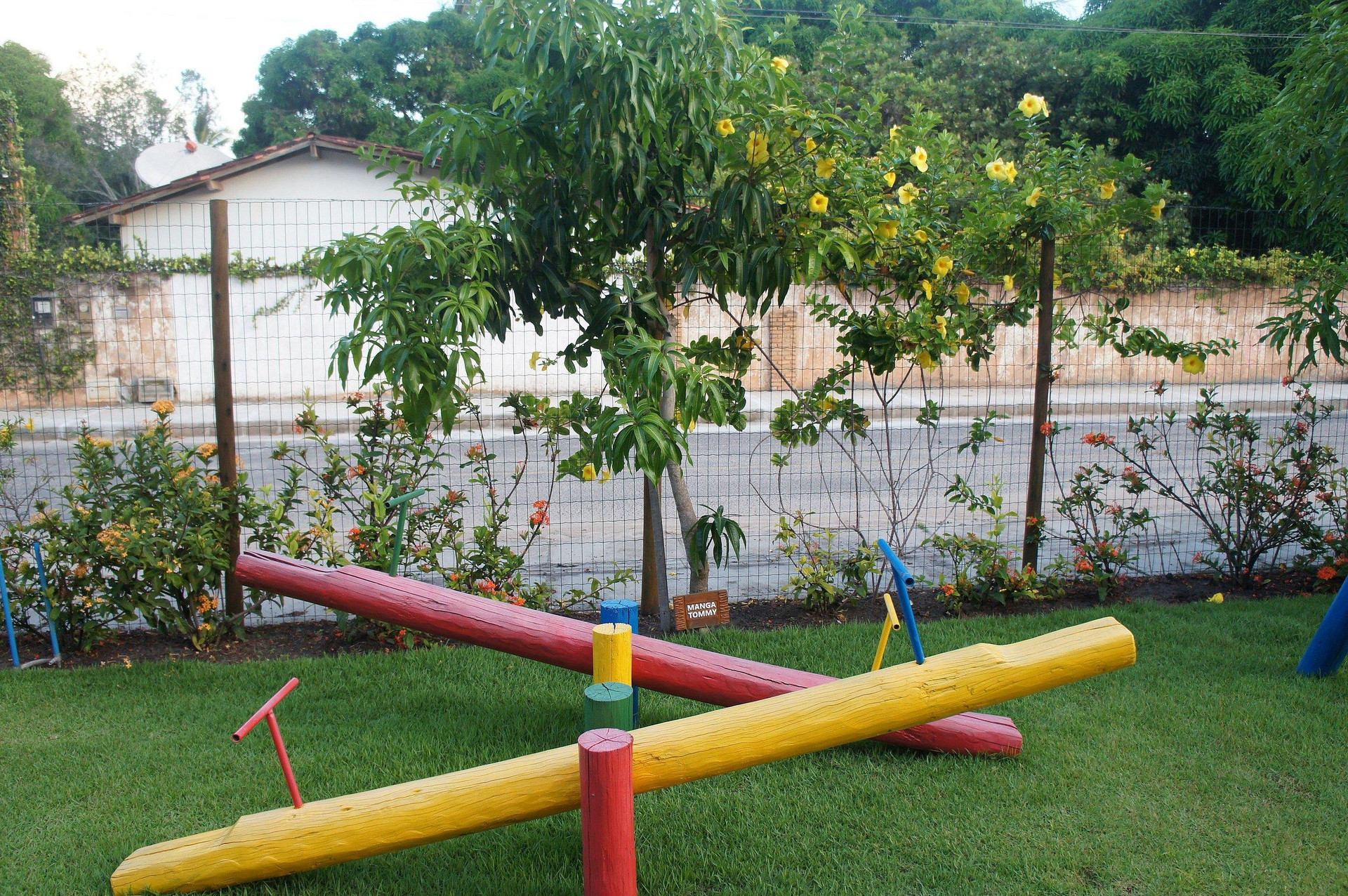 image-housing-carousel