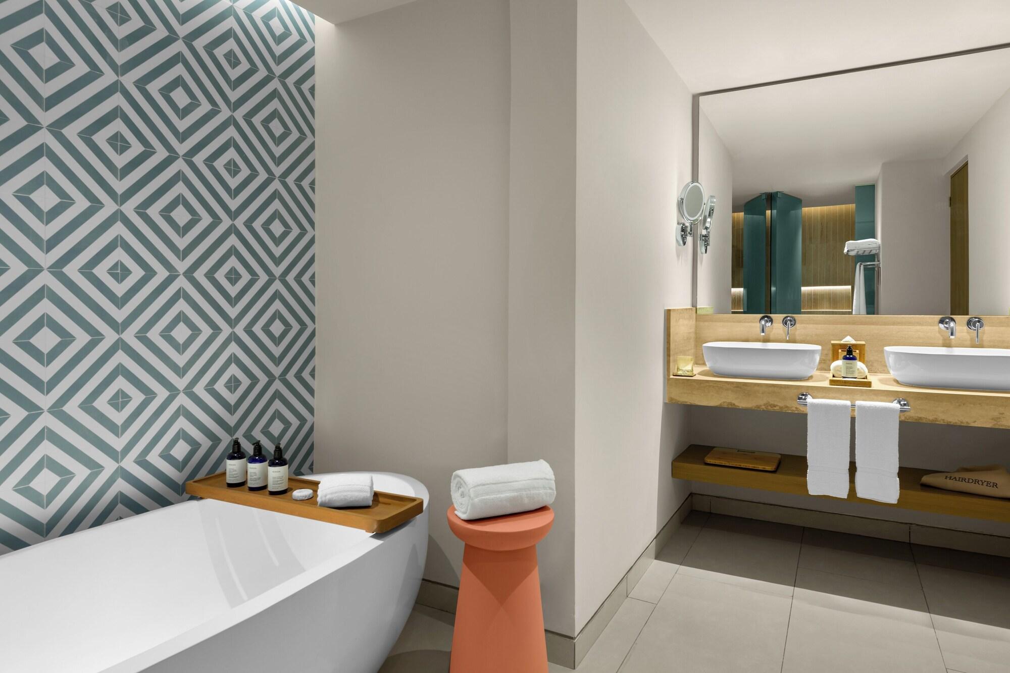 Habitación Deluxe, 2 camas Queen size, balcón, vista al océano