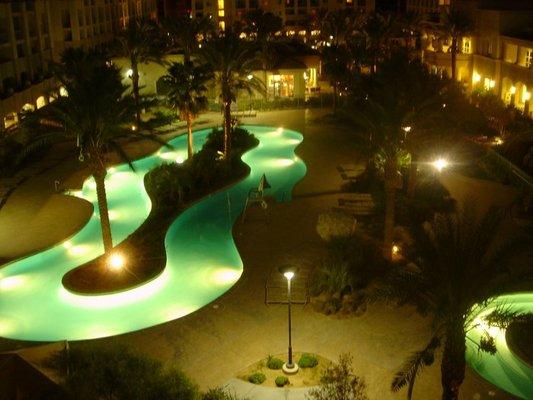 image-housing-carousel