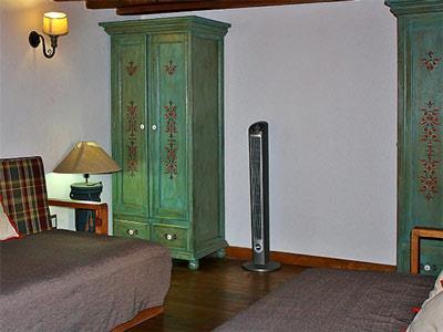 image-housing-carousel