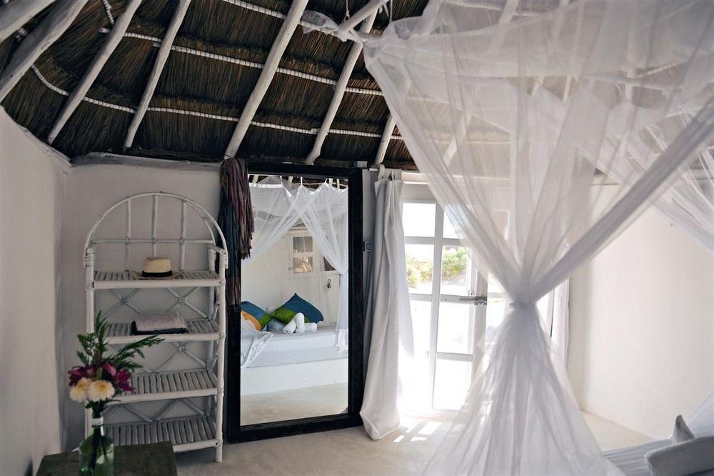 image-housing-carousel