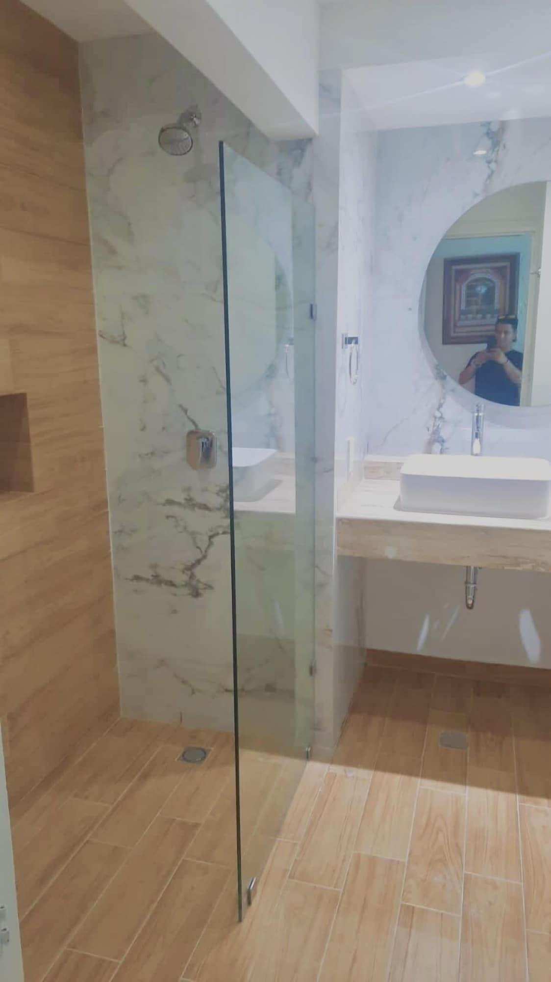 Estudio panorámico, 1 cama Queen size, balcón, vista al mar