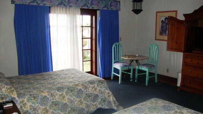image-housing-carousel